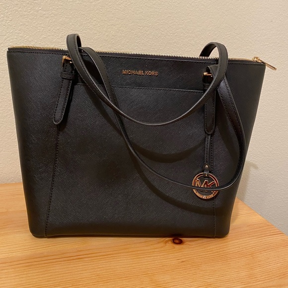 Michael Kors Handbags - Michael Kors Tote